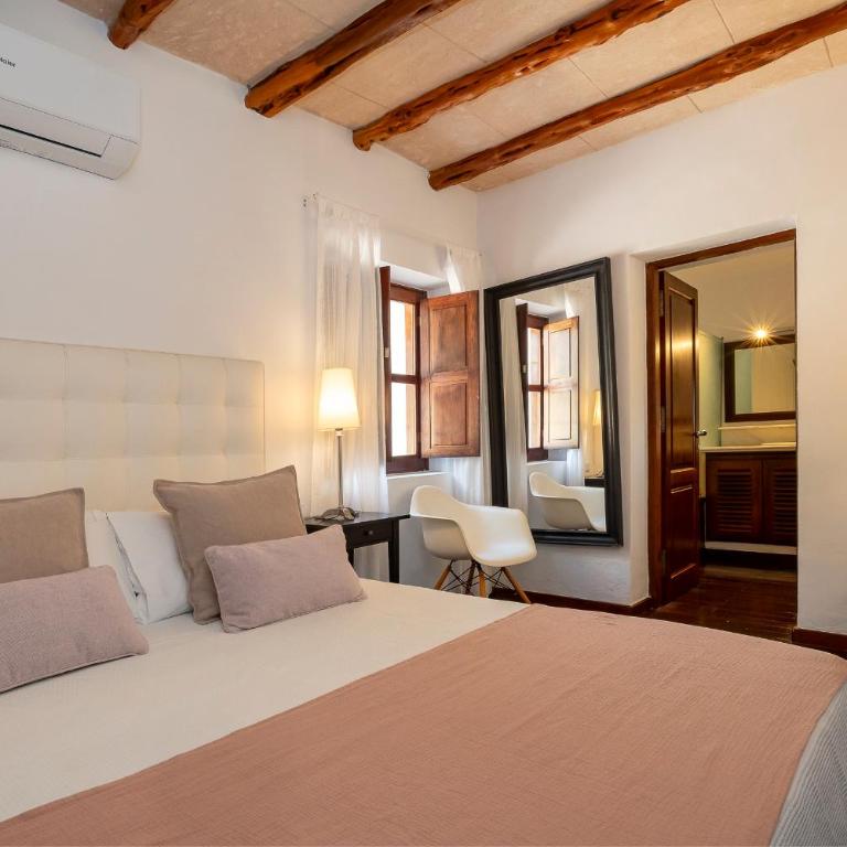 Villa Near Ibiza Town sleeps 12,14 - Villa - 86