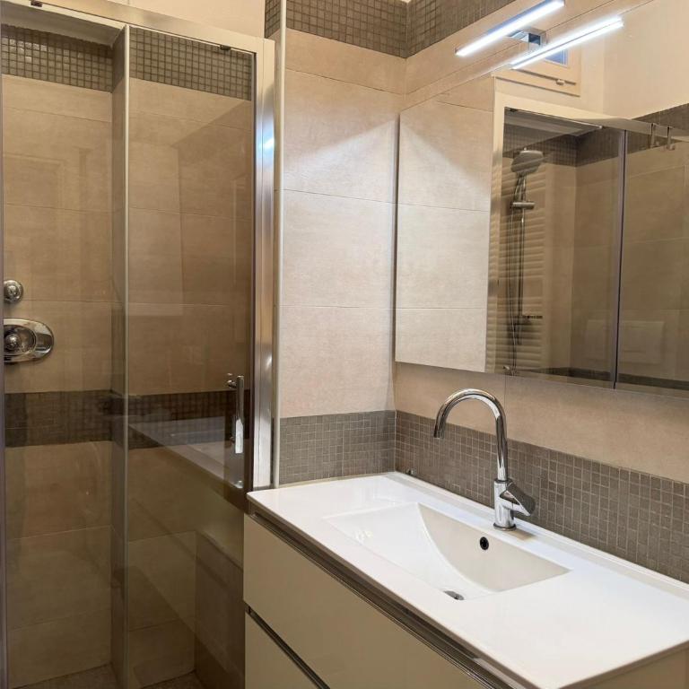 Elegance & Design In The Historic Center - One-Bedroom Apartment - 18