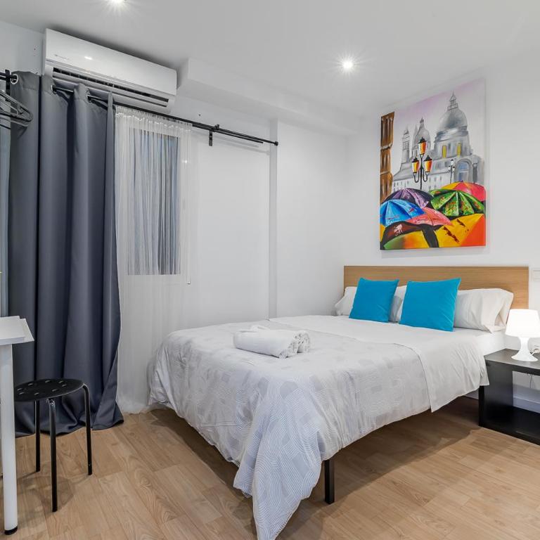 LooP America - Double Room with Private Bathroom - 6