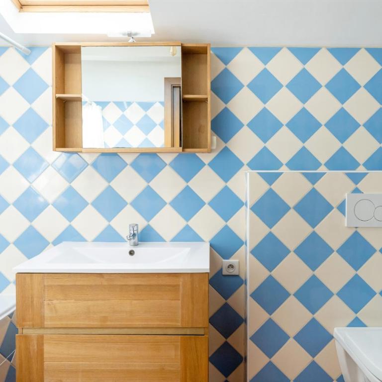 Chambre d'hôtes d'Émilie - Chambre Quadruple avec Baignoire - 12