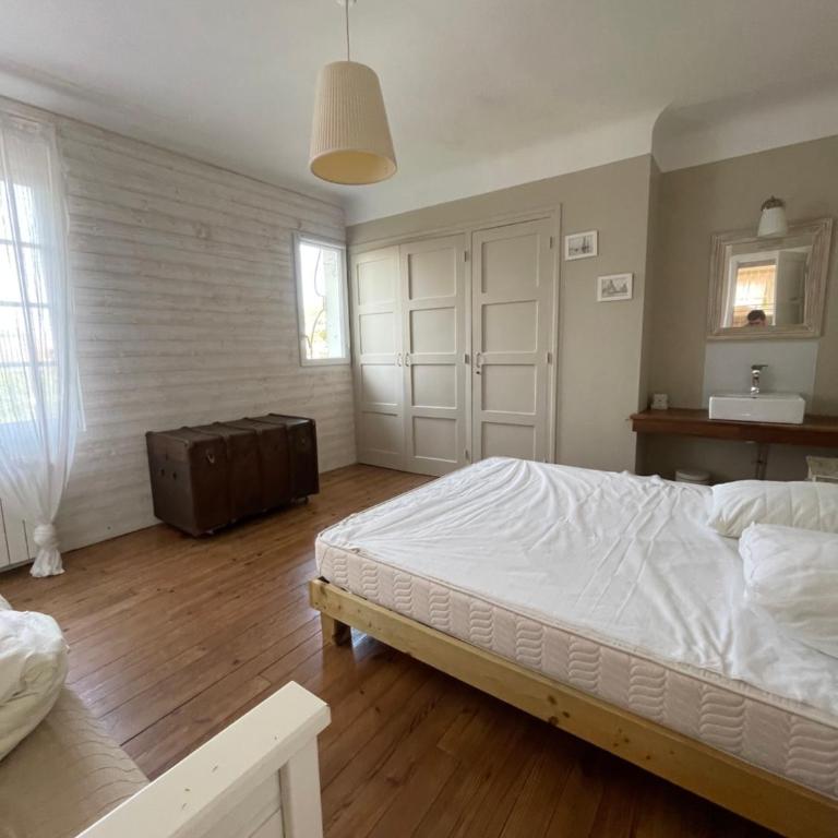 Villa proche du centre ville - Six-Bedroom House - 2