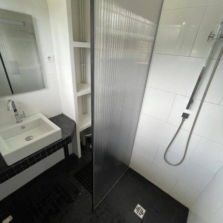 Villa proche du centre ville - Six-Bedroom House - 6