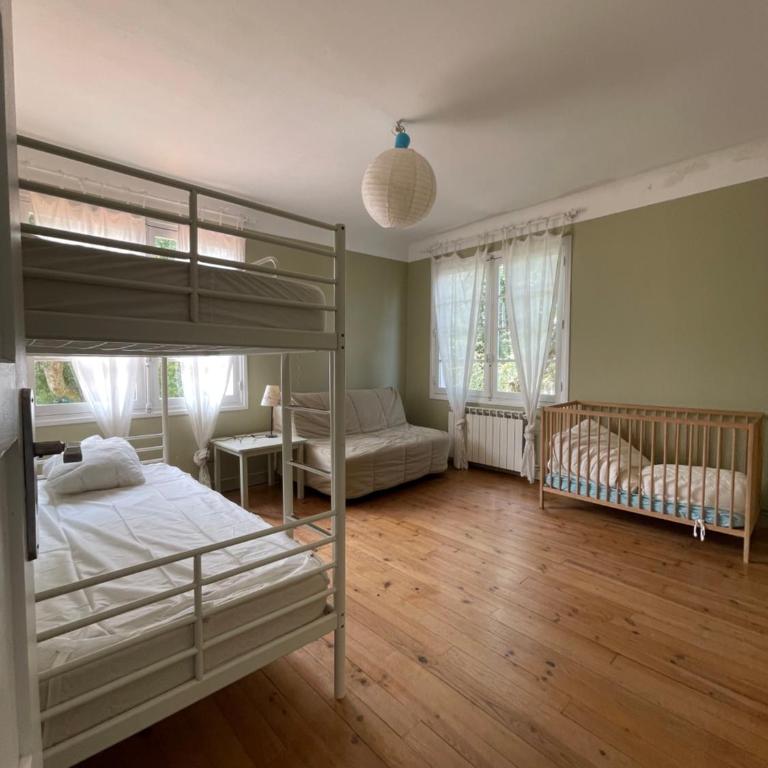 Villa proche du centre ville - Six-Bedroom House - 7