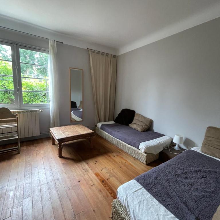 Villa proche du centre ville - Six-Bedroom House - 9