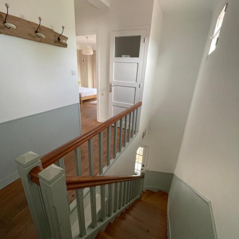Villa proche du centre ville - Six-Bedroom House - 14