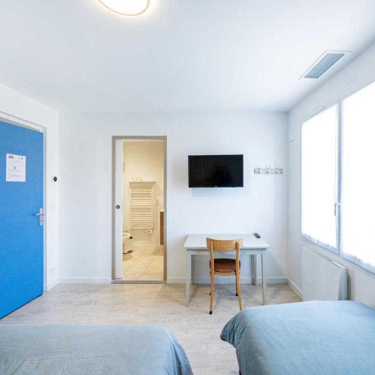 Chambres D'hôtes Madan'hôte - Chambre Triple - Vue sur Ville - 5