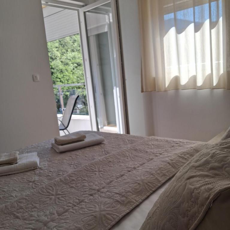 Sea & Relax Bečići - One-Bedroom Apartment - 11
