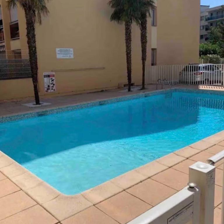 T2 de 40m2 Clim Piscine Garage à 200m Plages - One-Bedroom Apartment - 1