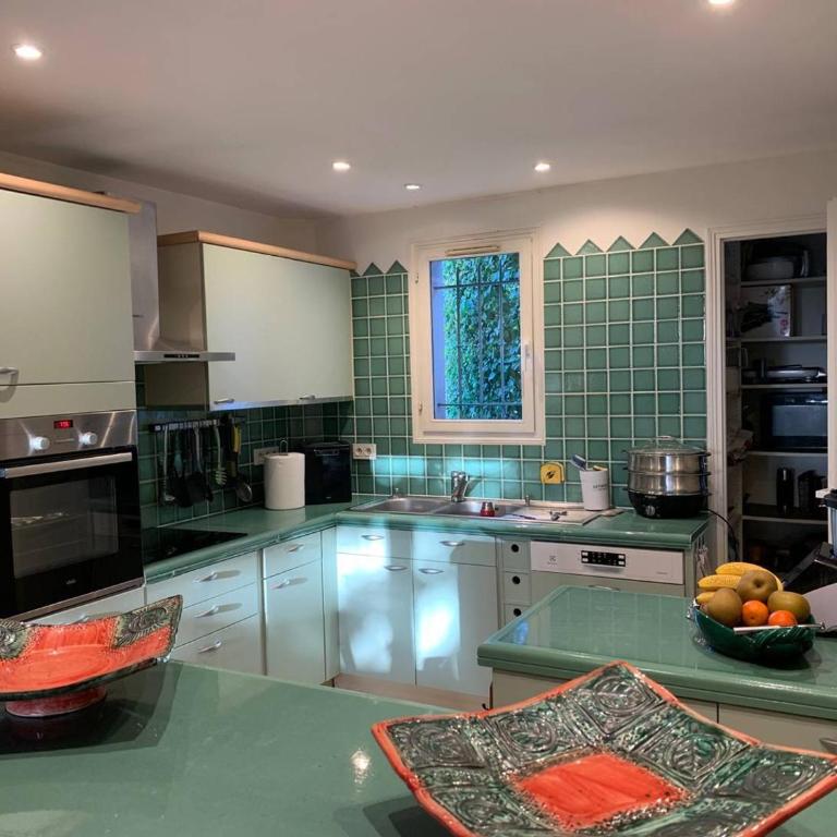 Villa Équipée avec Jardin à 50m de la Plage et Commerces - FR-1-100-238 - Villa - 8