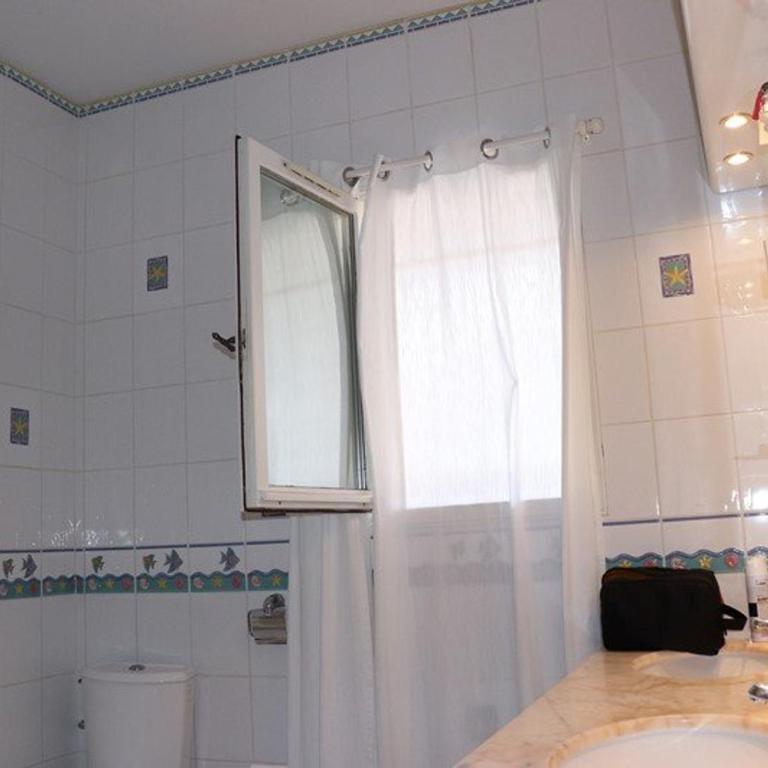 Villa Équipée avec Jardin à 50m de la Plage et Commerces - FR-1-100-238 - Villa - 14