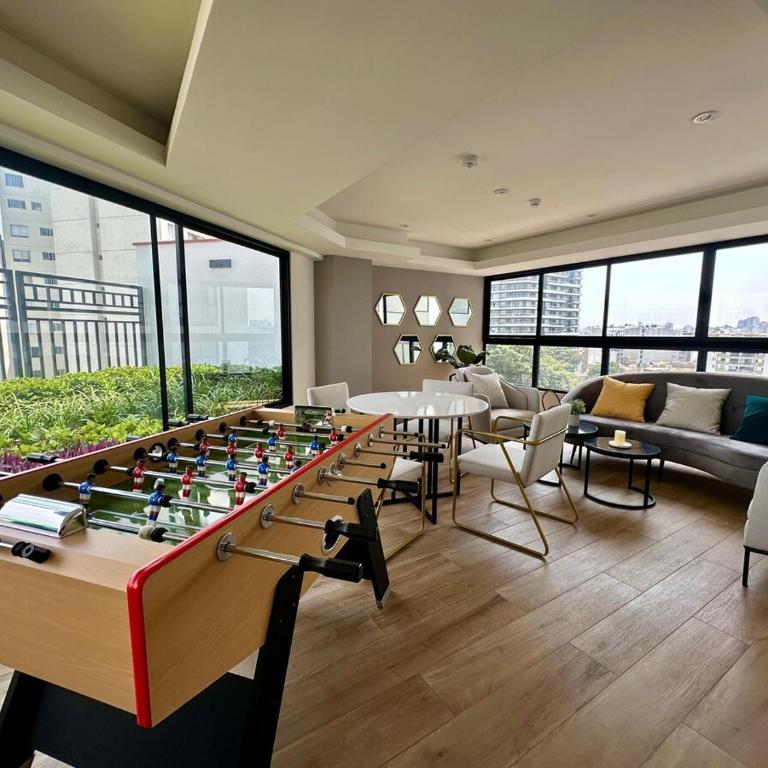 Modern 2BR 2BA Apt, 6 min to Kennedy Park, Miraflores - Two-Bedroom Apartment with Balcony - 34
