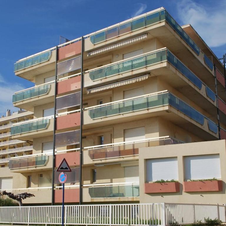 T2 au Lavandou, accès plage, climatisation, parking, pour 4 personnes - FR-1-803-62 - Apartamento - 1