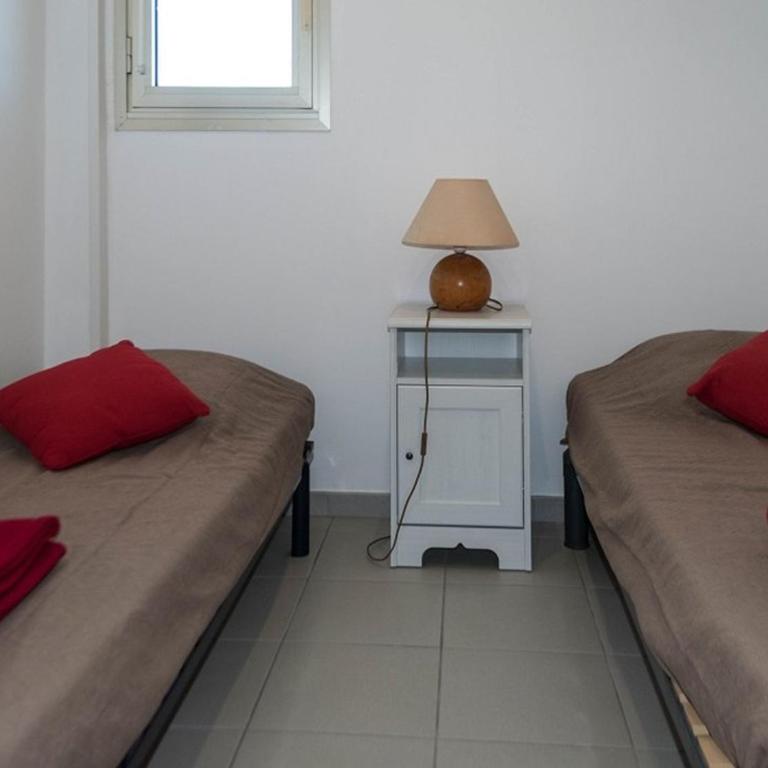 T2 au Lavandou, accès plage, climatisation, parking, pour 4 personnes - FR-1-803-62 - Apartamento - 5
