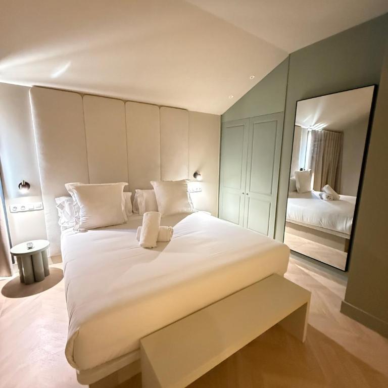 AT Boutique Alma - Suite with Terrace - 7