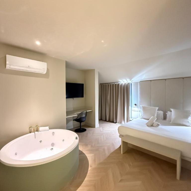 AT Boutique Alma - Suite with Terrace - 8