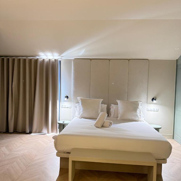 AT Boutique Alma - Suite with Terrace - 10