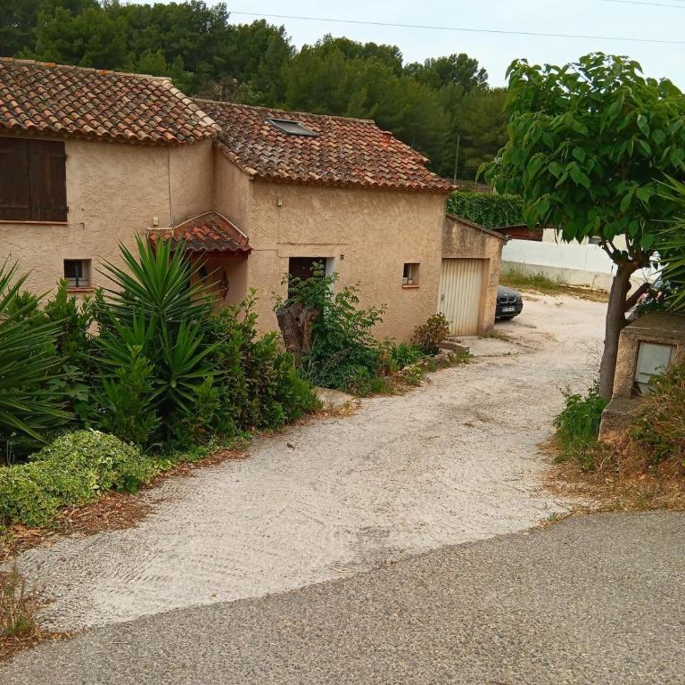 petite maison confortable pour 4 à 5 personnes - Maison 2 Chambres - 18