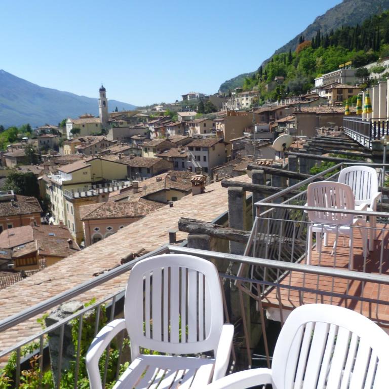 Hotel Castell - Montagnoli Group - Camera Singola con Vista Lago - 4