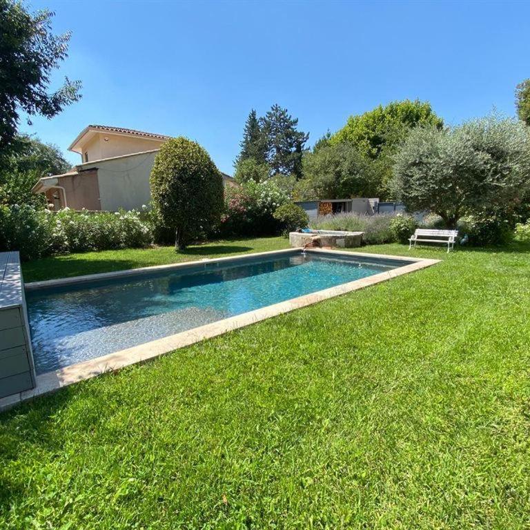 Élégante maison avec piscine idéalement située - Villa 3 Chambres - 23
