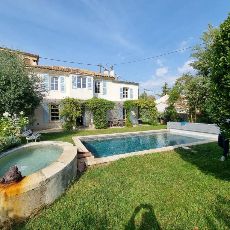 Élégante maison avec piscine idéalement située - Villa 3 Chambres - 24