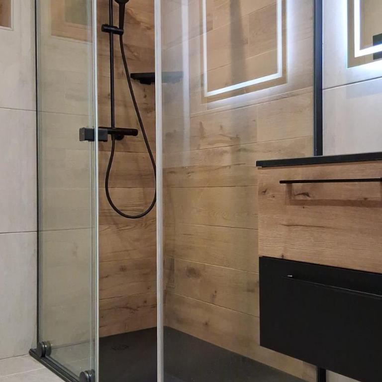 Chalet 20 pers retour skis au pieds - Chalet 1 Chambre - 24