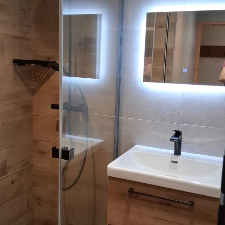 Chalet 20 pers retour skis au pieds - Chalet 1 Chambre - 35