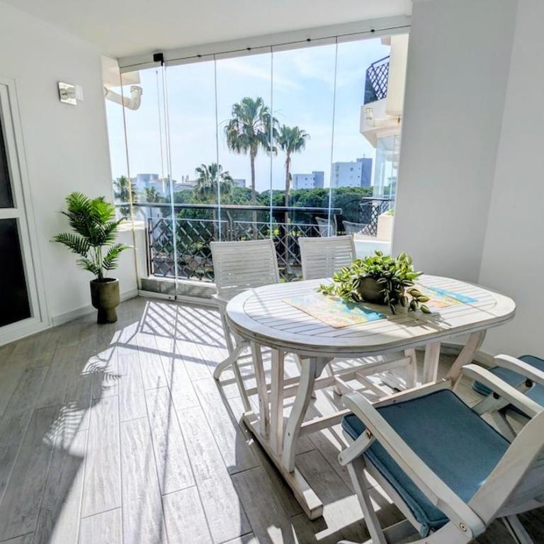 Modern Beachfront 1BR Apartment Calahonda - Apartamento de 1 dormitorio - 7