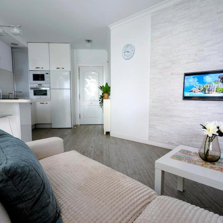 Modern Beachfront 1BR Apartment Calahonda - Apartamento de 1 dormitorio - 8