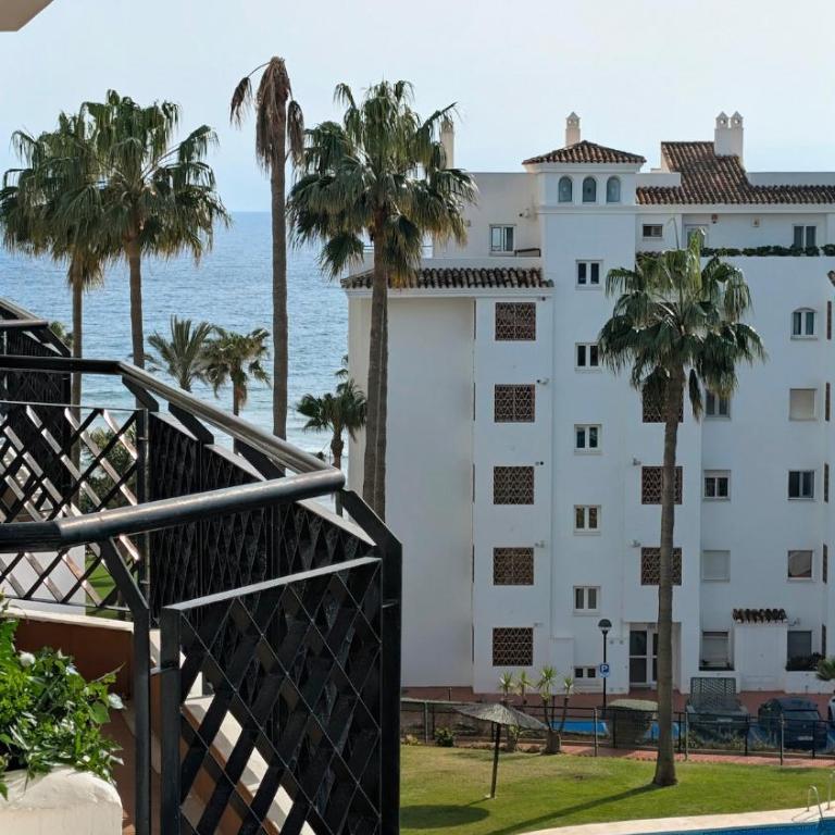 Modern Beachfront 1BR Apartment Calahonda - Apartamento de 1 dormitorio - 16