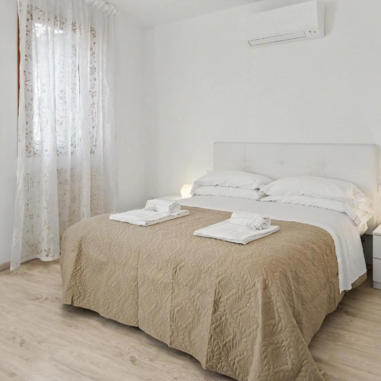 Ca' D'Oro Canal View Apartment - 2 Bedrooms - Two-Bedroom Apartment - 15