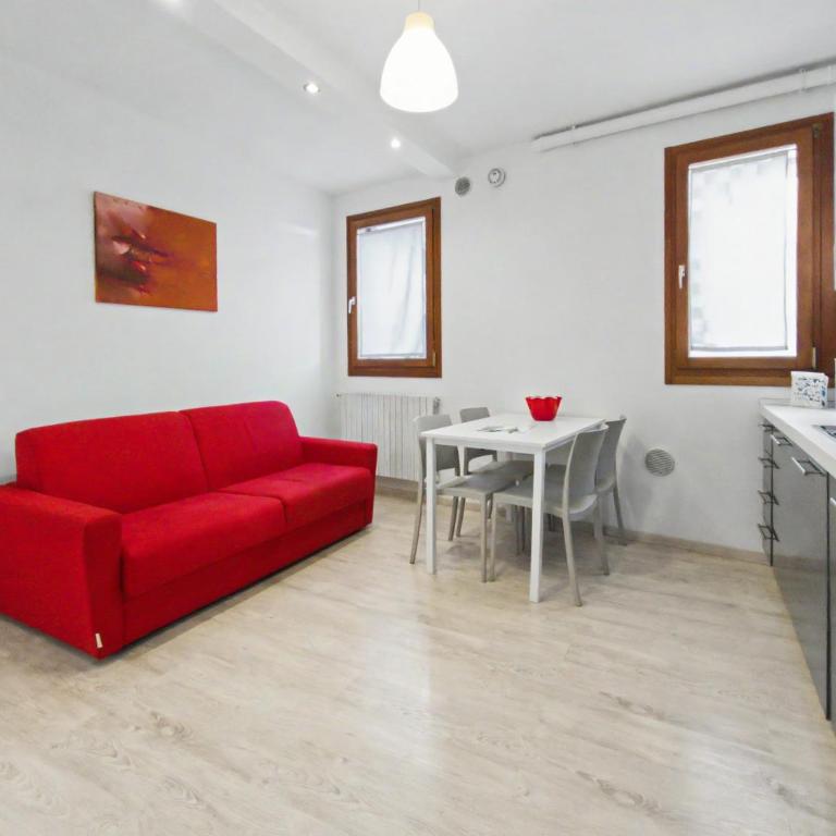 Ca' D'Oro Canal View Apartment - 2 Bedrooms - Two-Bedroom Apartment - 13