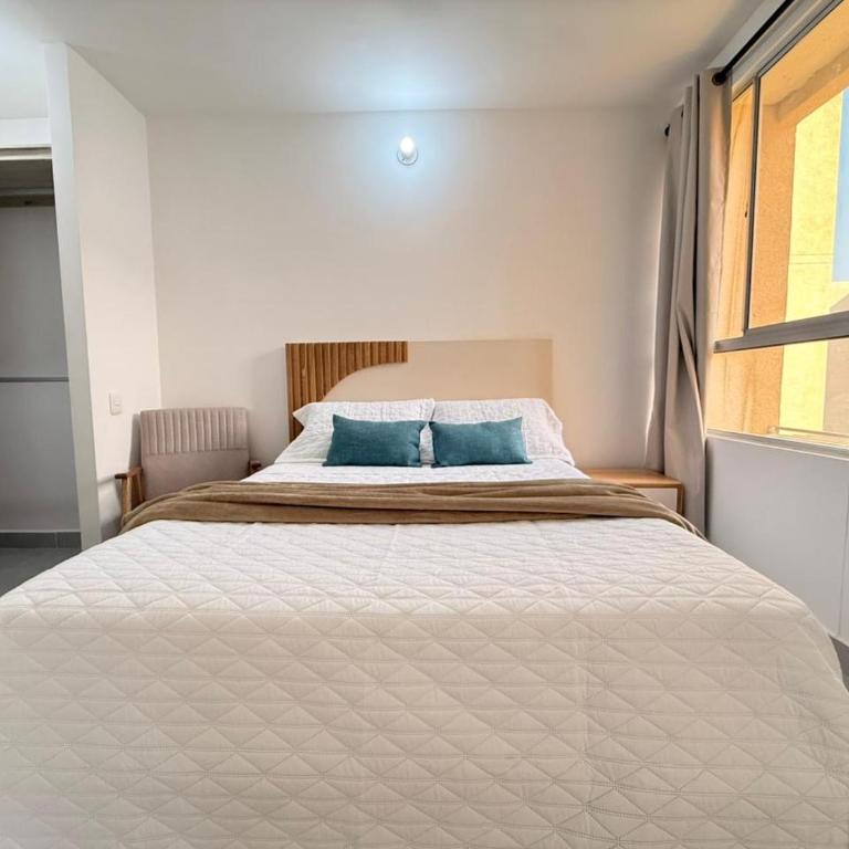 Escape to Serena del Mar Pool, Gym, and AC - Two-Bedroom Apartment - 26