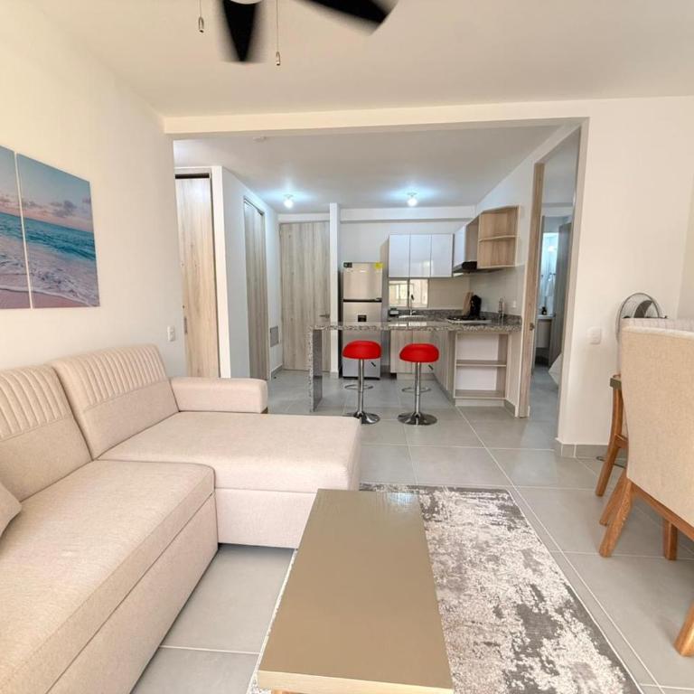 Escape to Serena del Mar Pool, Gym, and AC - Two-Bedroom Apartment - 27