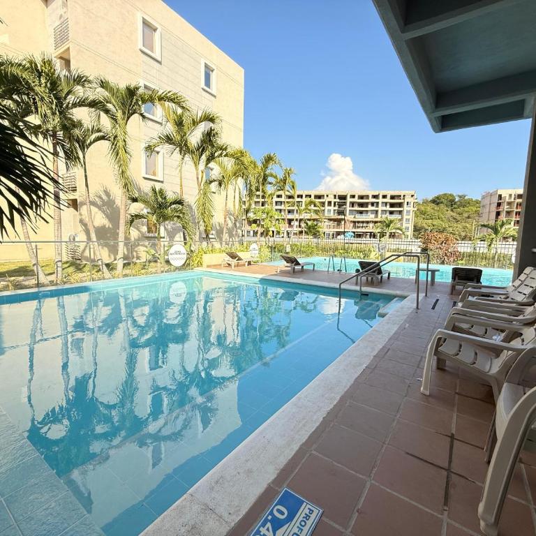 Escape to Serena del Mar Pool, Gym, and AC - Two-Bedroom Apartment - 34