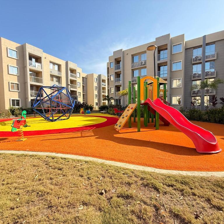 Escape to Serena del Mar Pool, Gym, and AC - Two-Bedroom Apartment - 39