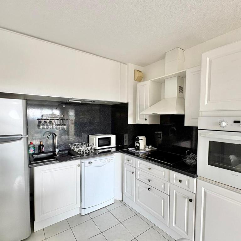 Fréjus 2 pièces avec Terrasse, proche des Plages - Apartamento de 1 dormitorio - 12