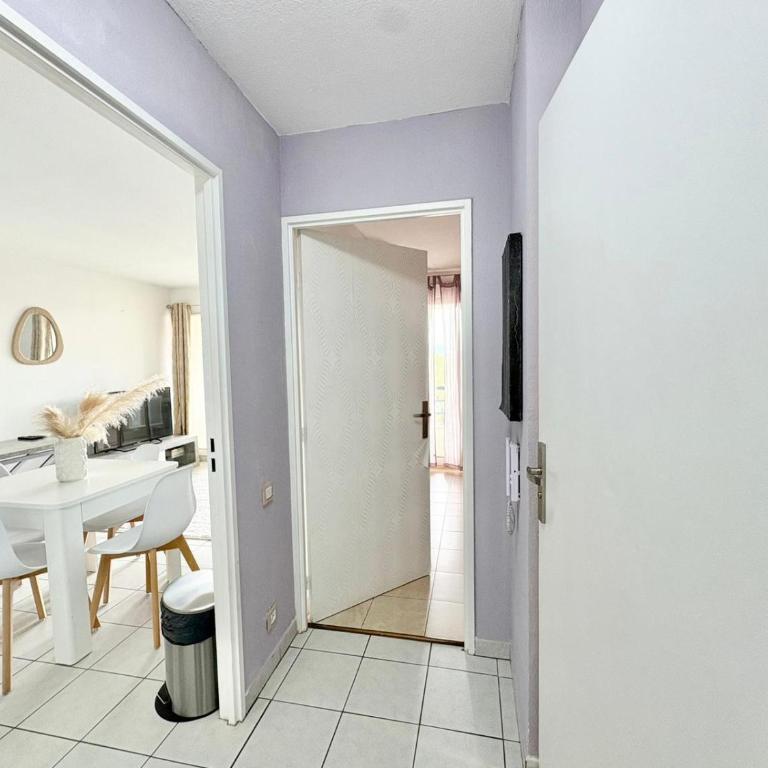 Fréjus 2 pièces avec Terrasse, proche des Plages - Apartamento de 1 dormitorio - 10