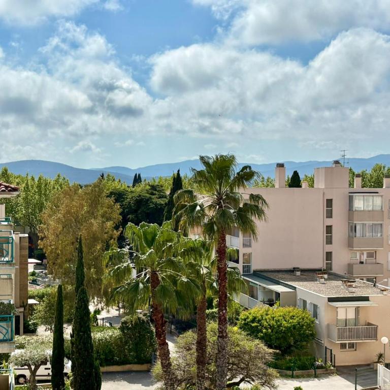 Fréjus 2 pièces avec Terrasse, proche des Plages - Apartamento de 1 dormitorio - 2