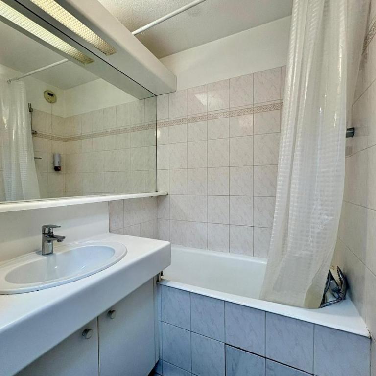 Fréjus 2 pièces avec Terrasse, proche des Plages - Apartamento de 1 dormitorio - 8