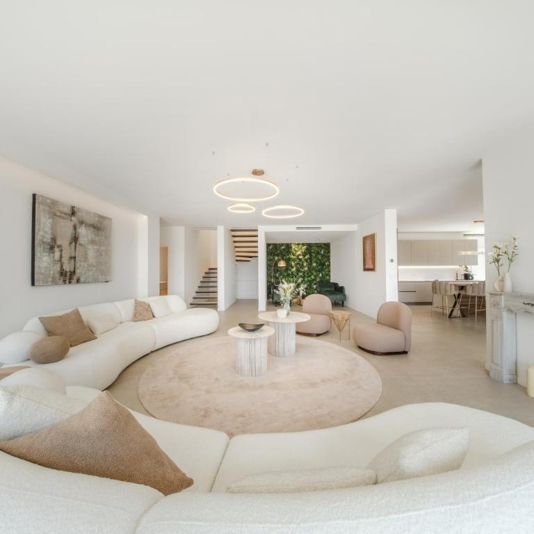 Panoramic-View Villa, 5 En-Suites, Pool, Sleeps 10 - Villa - 5
