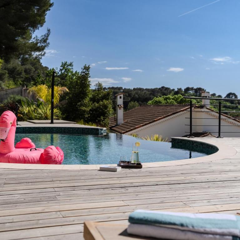Panoramic-View Villa, 5 En-Suites, Pool, Sleeps 10 - Villa - 54
