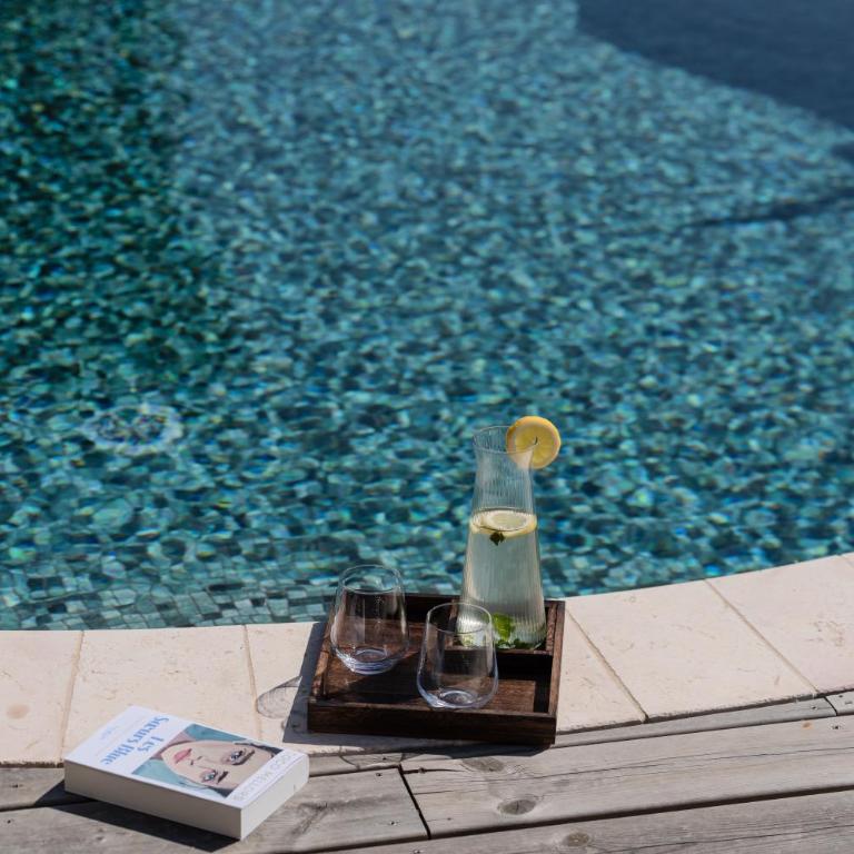 Panoramic-View Villa, 5 En-Suites, Pool, Sleeps 10 - Villa - 53
