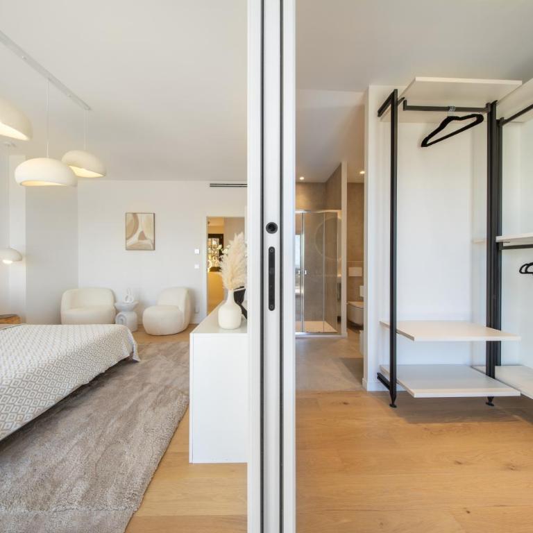 Panoramic-View Villa, 5 En-Suites, Pool, Sleeps 10 - Villa - 23