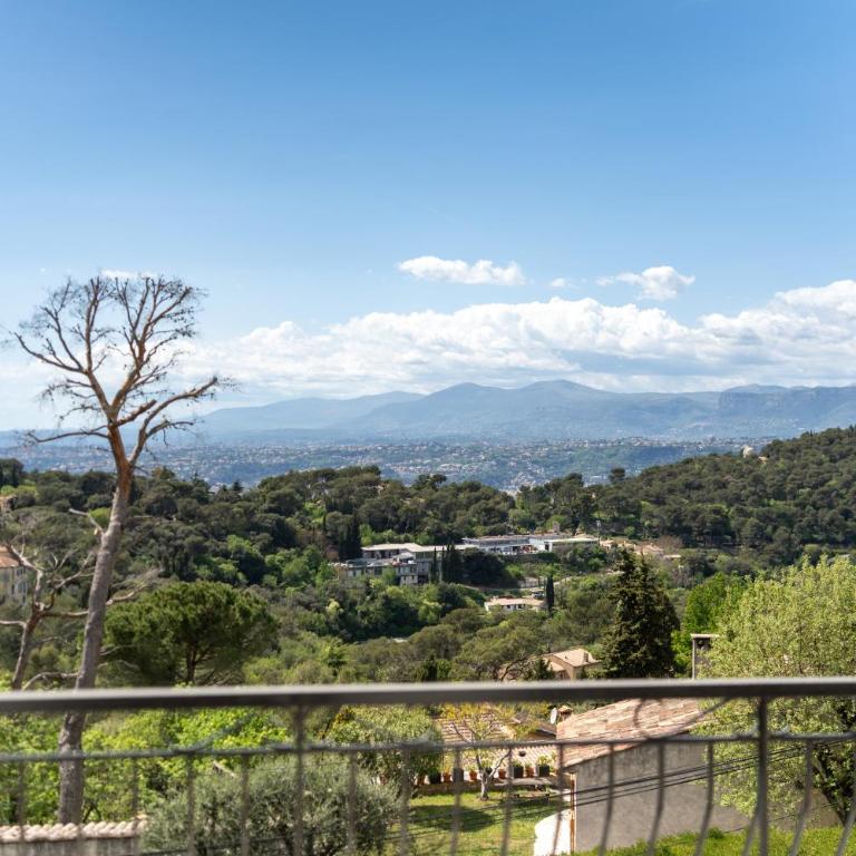 Panoramic-View Villa, 5 En-Suites, Pool, Sleeps 10 - Villa - 31