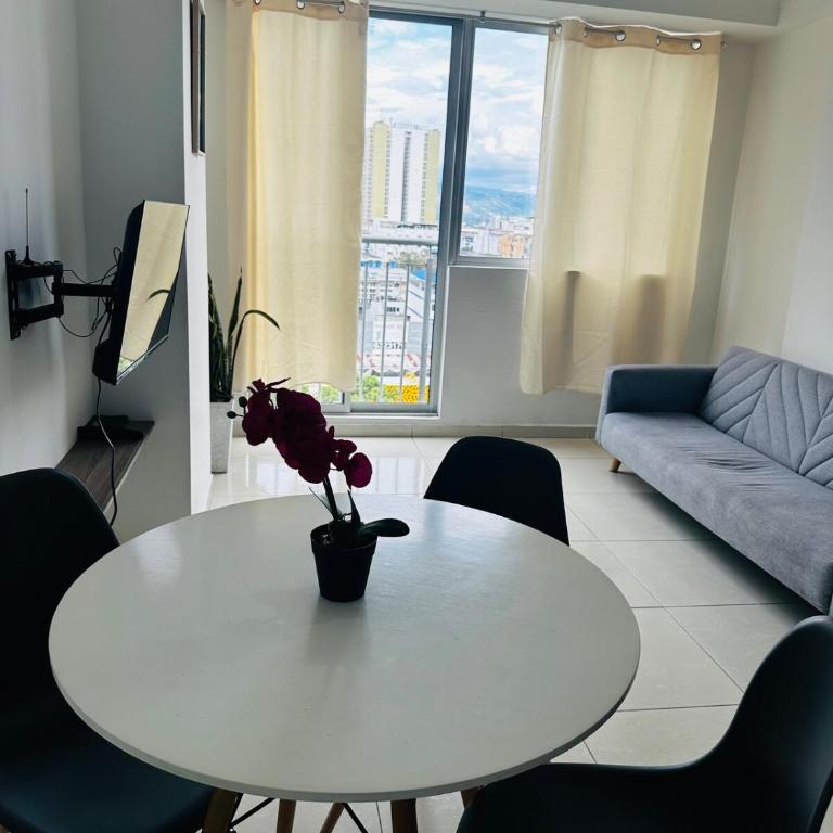 Beautiful apartment - Three-Bedroom Apartment - 4