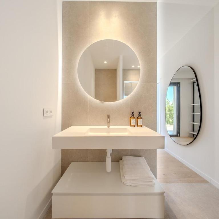 Panoramic-View Villa, 5 En-Suites, Pool, Sleeps 10 - Villa - 25