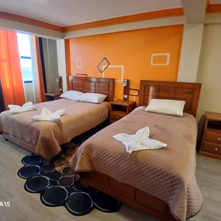 Qamana Soto S - Family Room - 1