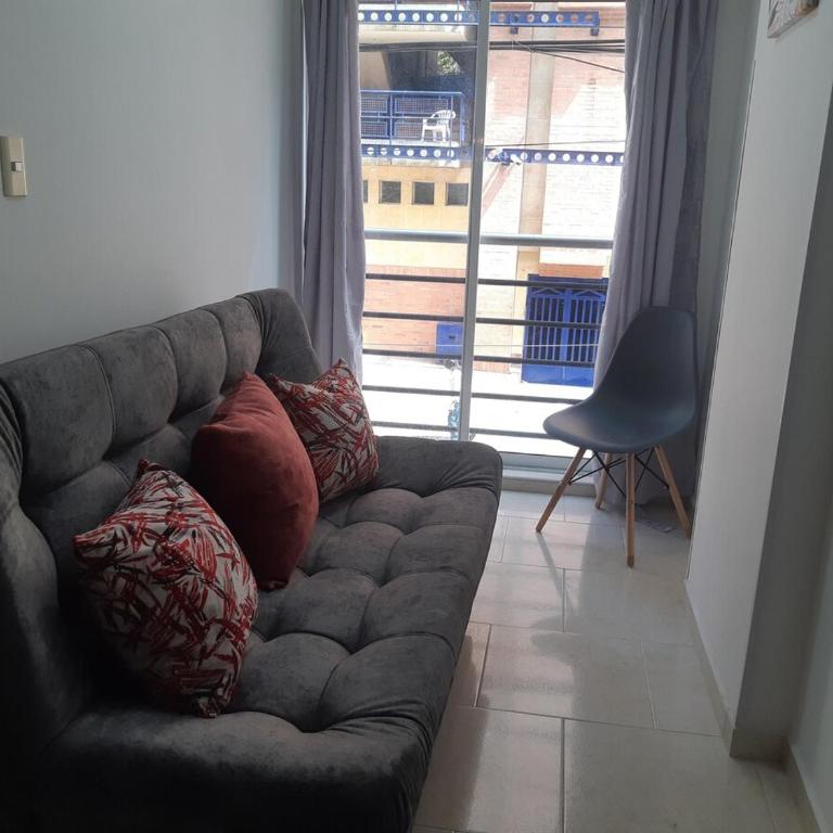 lindo apartamento con parqueadero - Two-Bedroom Apartment - 1