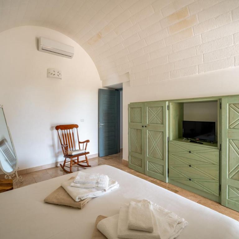 Trullo Vignaiolo with Private Pool in Ostuni - Three-Bedroom Apartment - 49