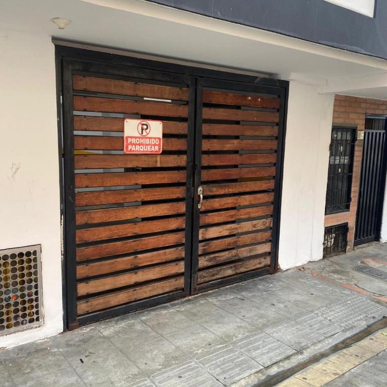 lindo apartamento con parqueadero - Two-Bedroom Apartment - 5